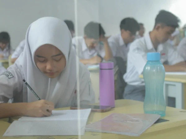 Ilustrasi: Kegiatan Belajar Mengajar (KBM) para siswa SMA 26 Kota Bandung. (Pandu Muslim/Jabar Ekspres)