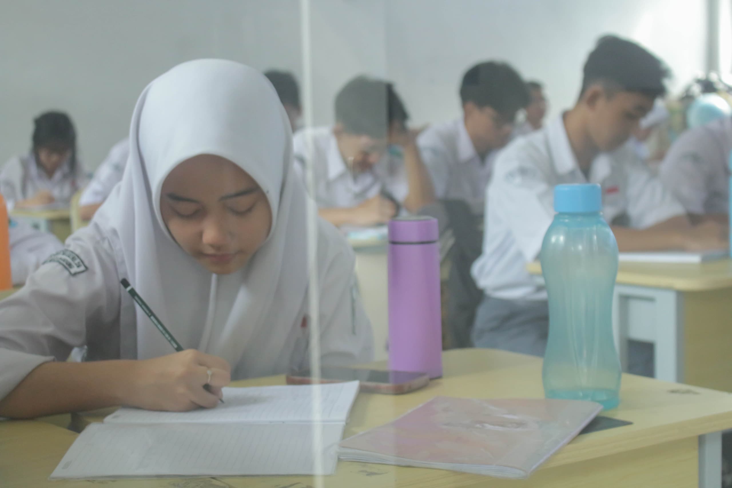 Ilustrasi: Kegiatan Belajar Mengajar (KBM) para siswa SMA 26 Kota Bandung. (Pandu Muslim/Jabar Ekspres)