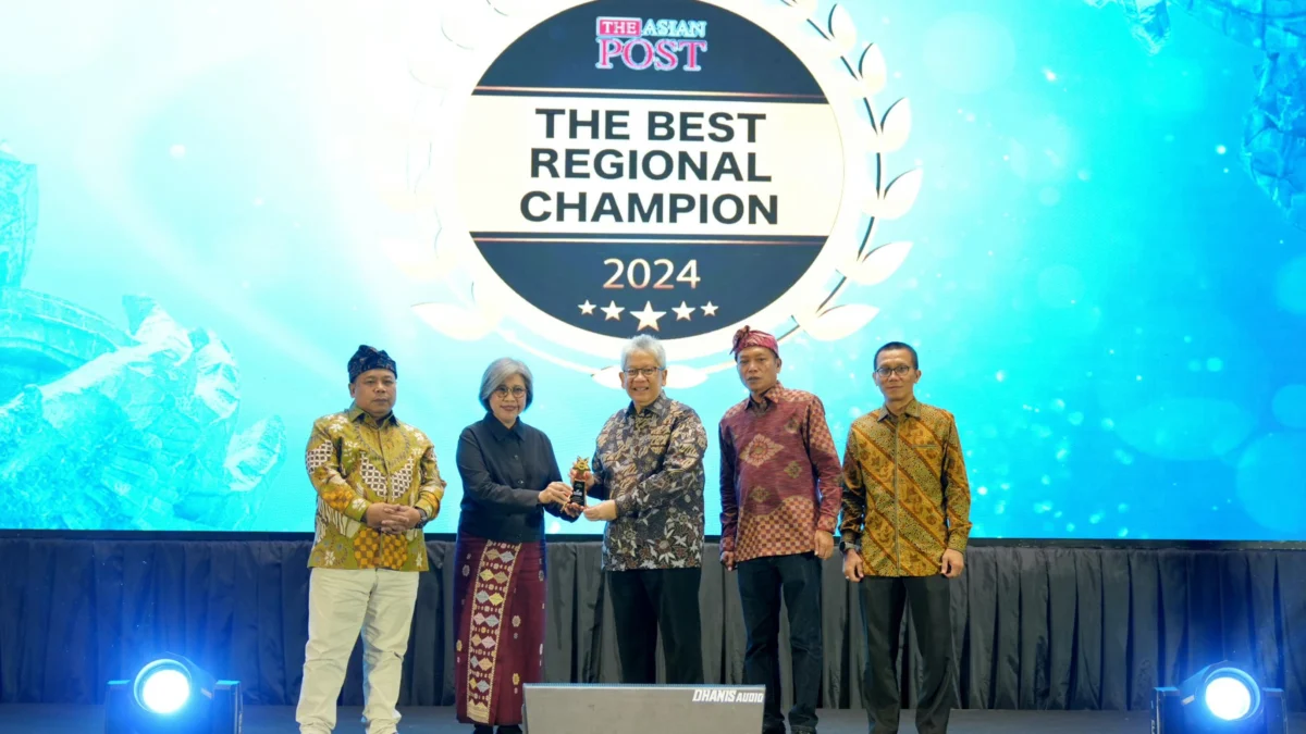 Akselerasi Ekonomi Daerah, bank bjb Raih 2 Penghargaan dalam Ajang Best Regional Champion 2024