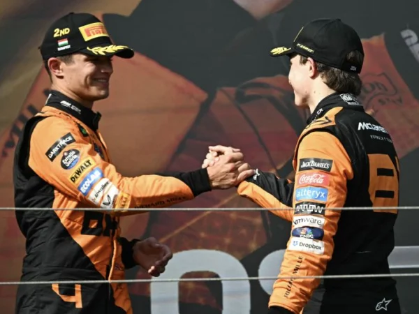 Pembalap McLaren Piastri Tepis Rumor Rengganya Hubungan dengan Rival Satu Timnya 