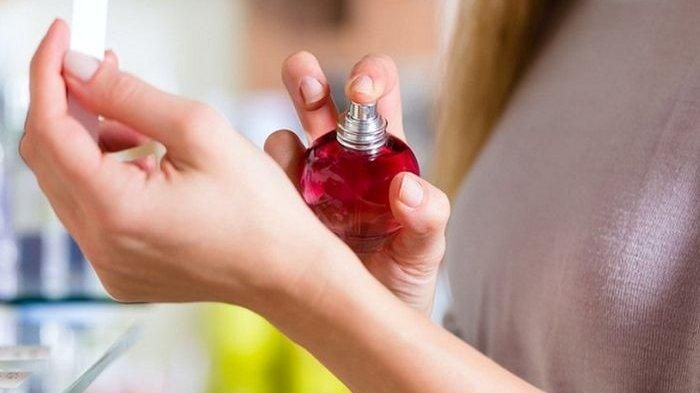 Hati-hati! 5 Bagian Tubuh Ini Nggak Boleh Disemprot Parfum