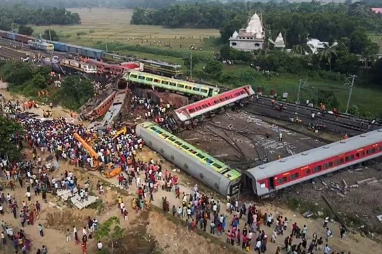Kereta Tergelincir di India, 4 Orang Meninggal Dunia