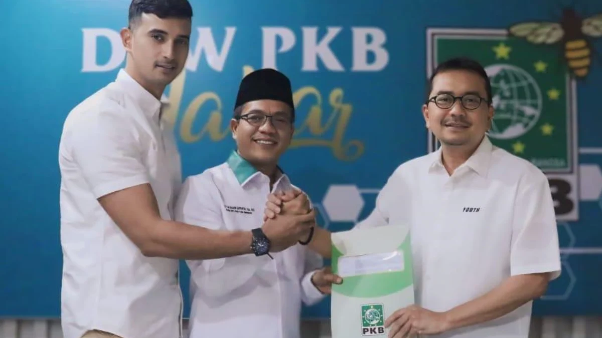 Bakal Wakil Bupati Kabupaten Bandung yang dipilih Dadang Supriatna akhirnya terjawab sudah dengan memilih Ali Syakieb muju di Pilkada 2024.