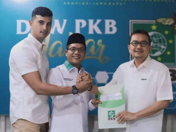 Bakal Wakil Bupati Kabupaten Bandung yang dipilih Dadang Supriatna akhirnya terjawab sudah dengan memilih Ali Syakieb muju di Pilkada 2024.