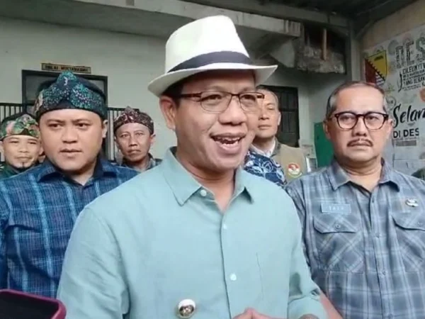 Dinamika Pilkada di Kabupaten Bandung saat ini sudah mulai memanas. Beberapa Prati Politik telah jalin koalisi untuk membentuk poros koalisi.