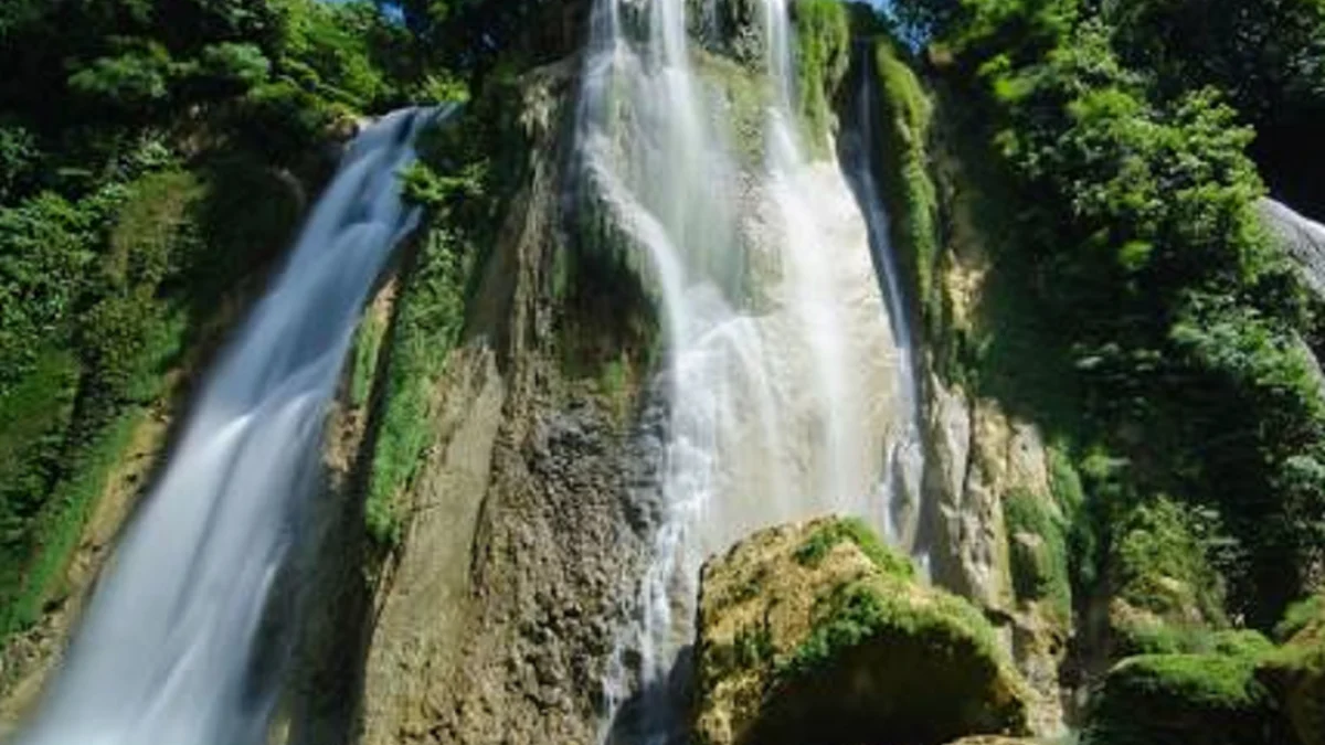 Serunya Liburan di Curug Cikaso! Air Terjun Eksotis yang Wajib Anda Kunjungi