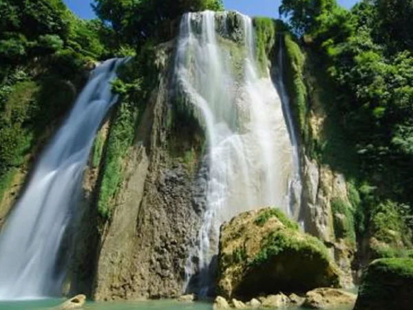 Serunya Liburan di Curug Cikaso! Air Terjun Eksotis yang Wajib Anda Kunjungi