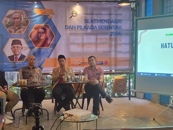 Diskusi yang dilaksanakan IPRC bertajuk SE Kemenag dan Pilkada Serentak 2024: Prospek dan Implementasinya' di Anatomi Coffee & Space, Kota Bandung, Senin (15/7).