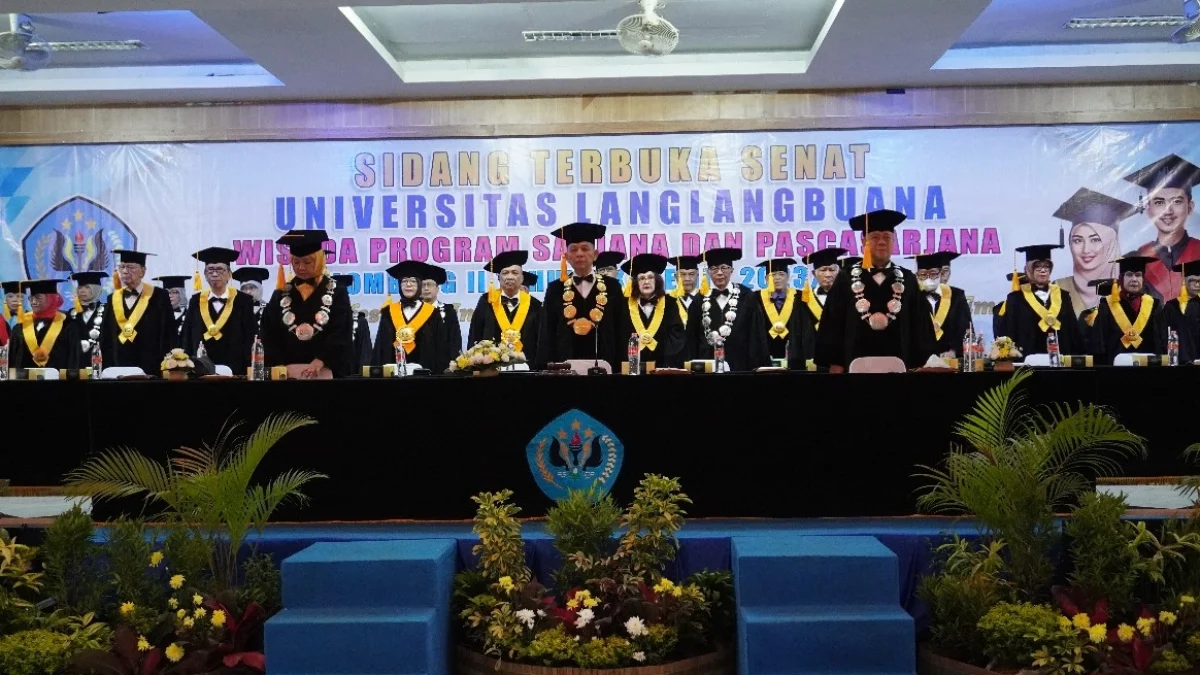 Universitas Langlangbuana (Unla) menggelar Wisuda Gelombang II Tahun Akademik 2023/2024 di Wisma Buana Unla, Jalan Karapitan, Kota Bandung, Sabtu 27 Juli 2024.