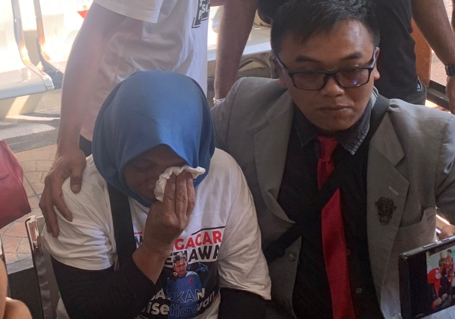 Hasil putusan sidang Praperadilan terduga kasus pembunuhan Vina dan Eky Cirebon memberikan kebebasan bagi Pegi Setiawan.