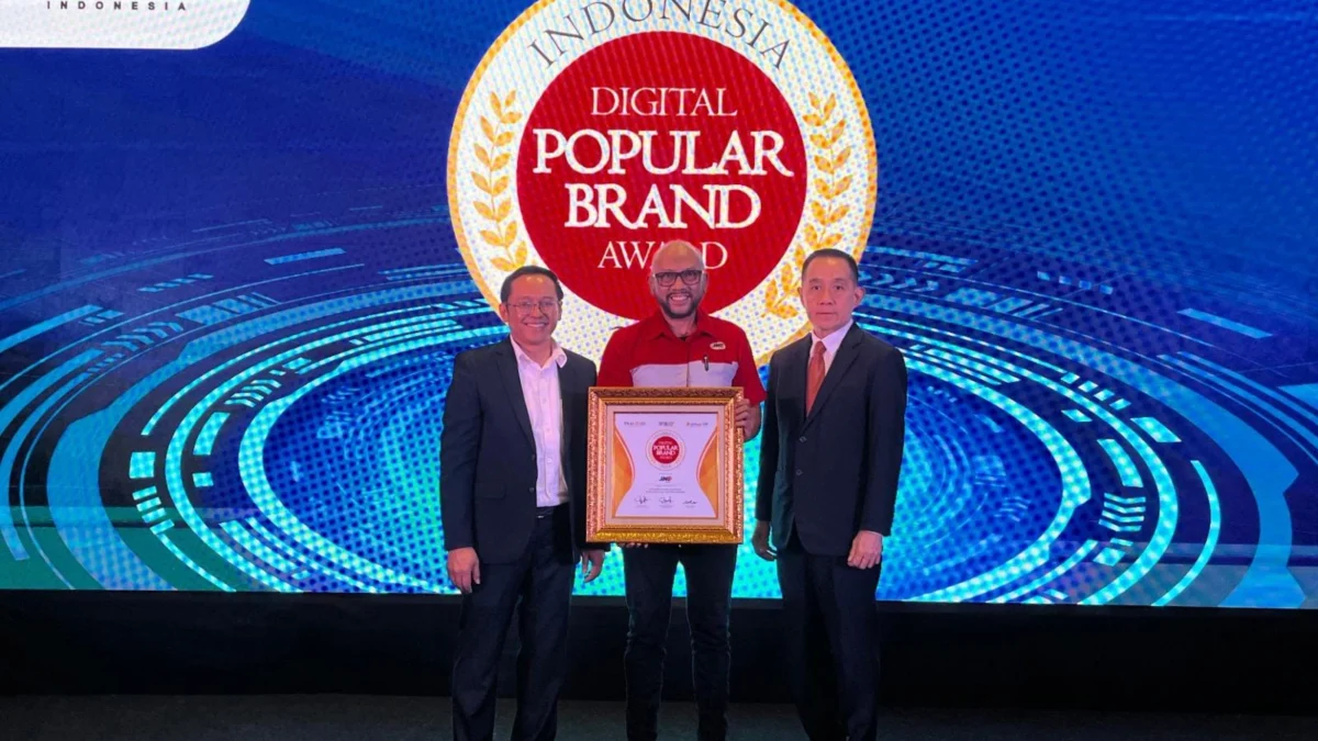 JNE mendapatkan penghargaan ”Indonesia Digital Popular Brand Award (IDPBA) 2024” dalam kategori Jasa Pengiriman