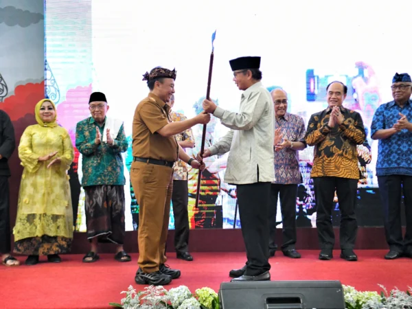 Herman Suryatman menghadiri Istrenan (pelantikan) Majelis Musyawarah Sunda (MMS)