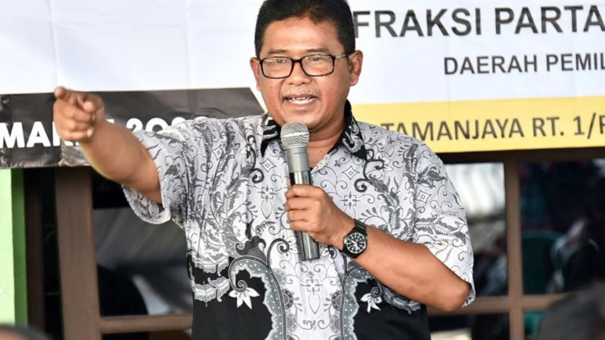 Keberadaan guru honorer di Jawa Barat masih banyak yang belum diangkat menjadi Pegawai Pemerintah dengan Perjanjian Kerja ( PPPK ).