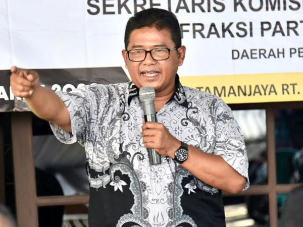 Keberadaan guru honorer di Jawa Barat masih banyak yang belum diangkat menjadi Pegawai Pemerintah dengan Perjanjian Kerja ( PPPK ).