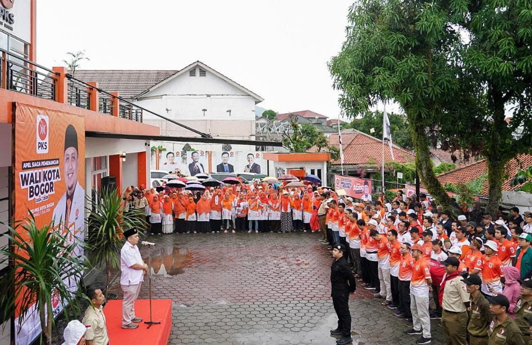 DPD PKS Kota Bogor bersama ratusan kader saat menggelar Apel Siaga Pemenangan Pilkada 2024. (Yudha Prananda / Jabar Ekspres)