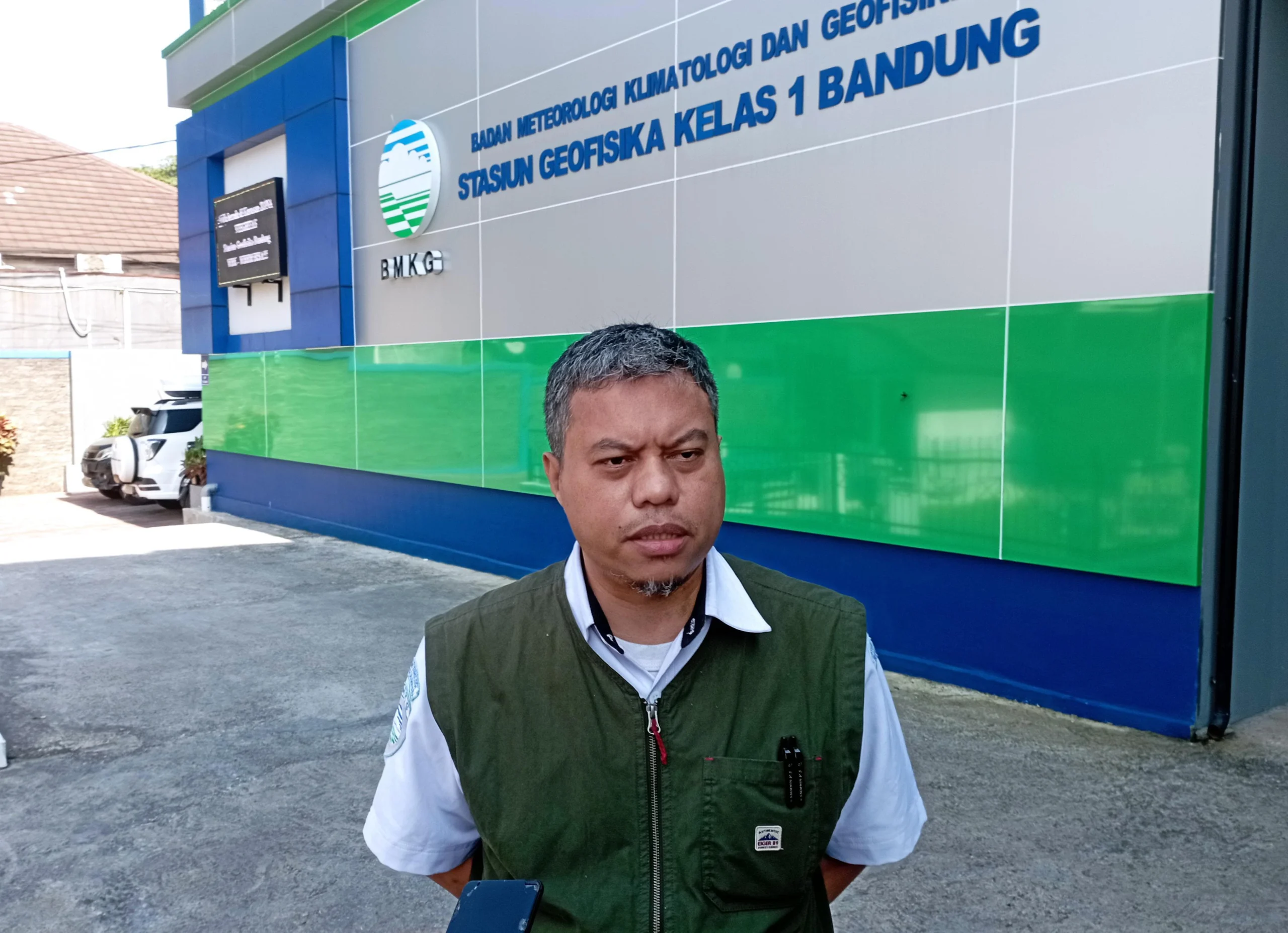 Dok. Prakirawan BMKG Bandung, Darmawan. Senin (15/7). Foto. Sandi Nugraha.