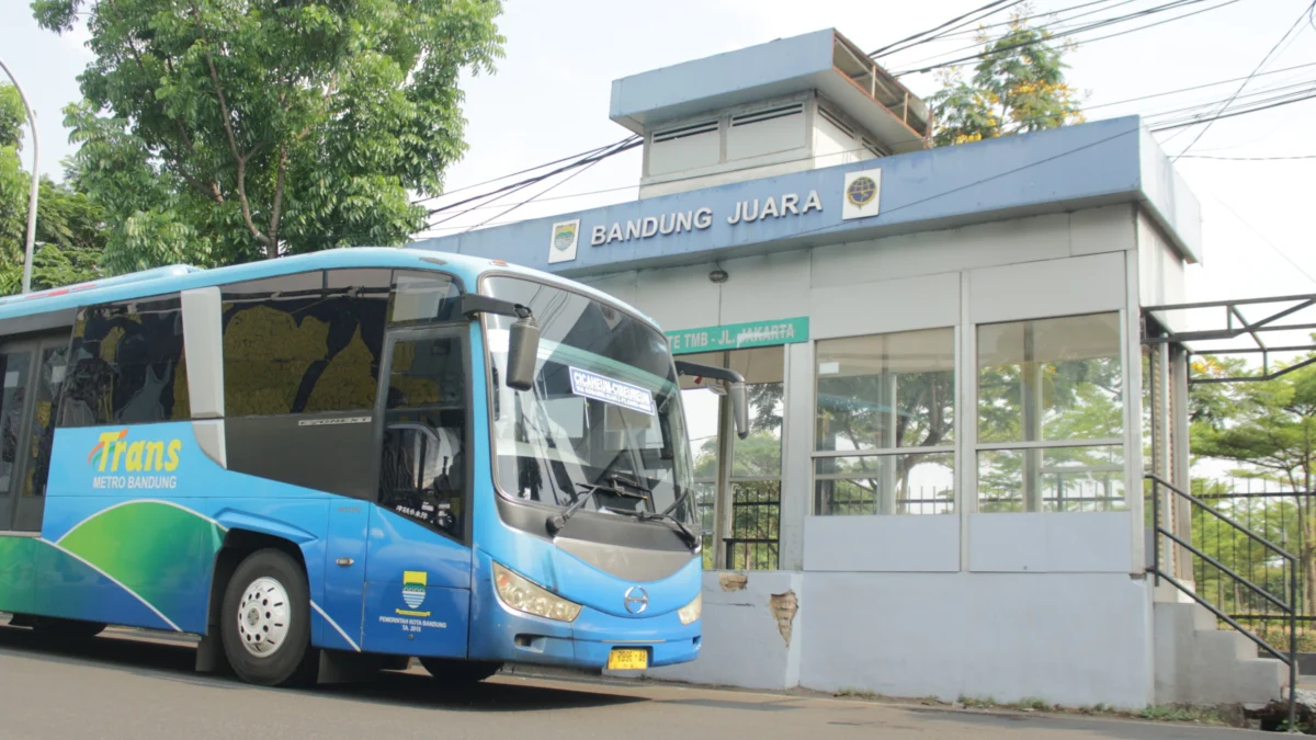 TMB yang beroperasi di kawasan Jalan Terusan Jakarta, Kota Bandung. (Pandu Muslim/Jabar Ekspres)