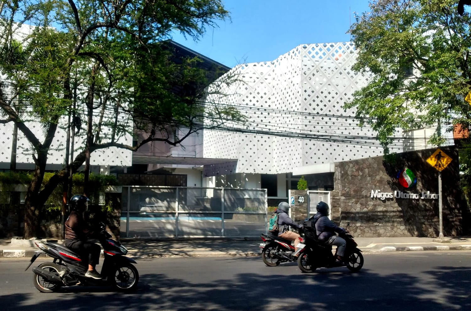 Kantor PT Migas Utama Jabar (MUJ) di Jalan Jakarta, Kota Bandung.