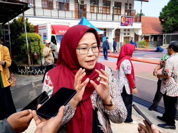 Doc. Kepala Sekolah SMPN 1 Cimahi, Sri Mulyaningsih Usai Sosialisasi Gerakan Simpanan Pelajar (Foto: Mong/ Jabar Ekspress)