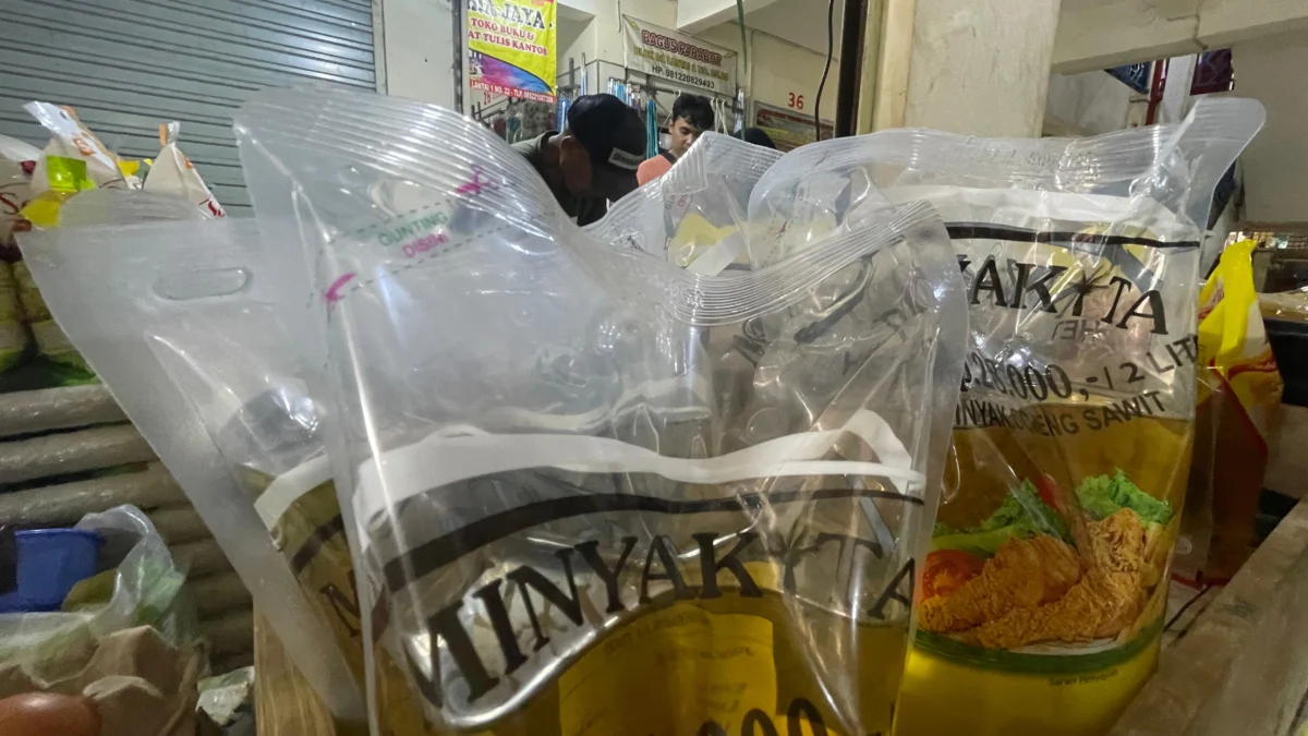Harga Minyakita di Pasar Tagog Padalarang, Bandung Barat naik Rp1.000. Kamis (18/7). Foto Jabar Ekspres