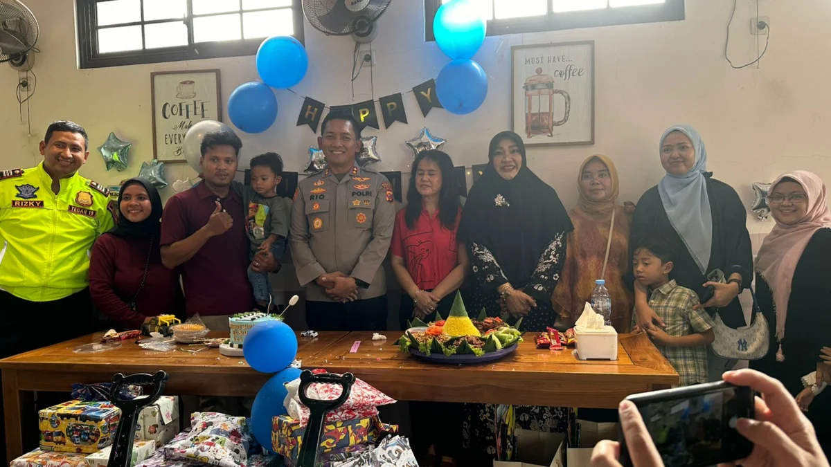 Kapolres Bogor Rio Wahyu Anggoro hadir di peryaan ulang tahun bayi tertukar/