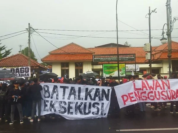 Ist. Forum Dago Melawan saat aksi soal sengketa lahan Dago Elos. Dok Jabar Ekspres