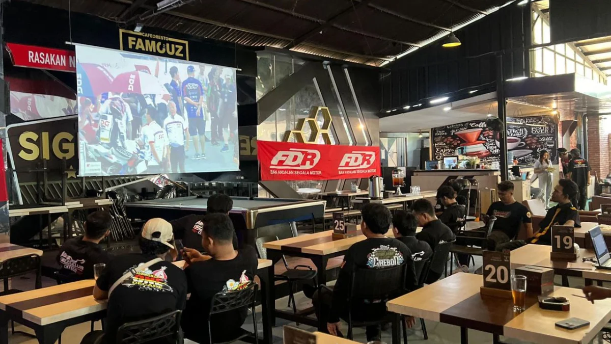 Suasana nonton bareng ARRC Mandalika Round 4 bersama komunitas CBR Club Indonesia (CCI) Region Cirebon dan Ikatan Motor Honda Cirebon (IMHC)