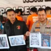 Wakapolresta Bogor Kota, AKBP Guntur Muhammad Tariq didampingi Kasat Reskrim Kompol Luthfi Olot Gigantara menunjukkan sejumlah barang bukti. (Yudha Prananda / Jabar Ekspres)