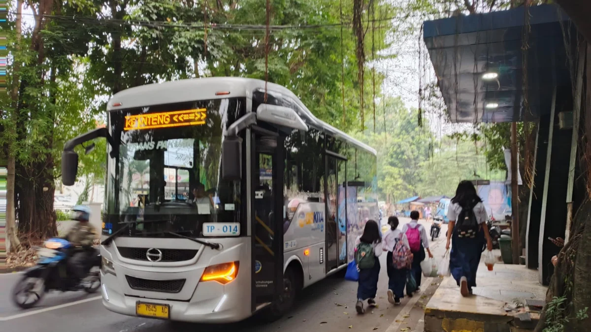 Ilustrasi: Transportasi publik Biskita Trans Pakuan saat melintas di shelter Jalan Pemuda, Kota Bogor. (Yudha Prananda / Jabar Ekspres)