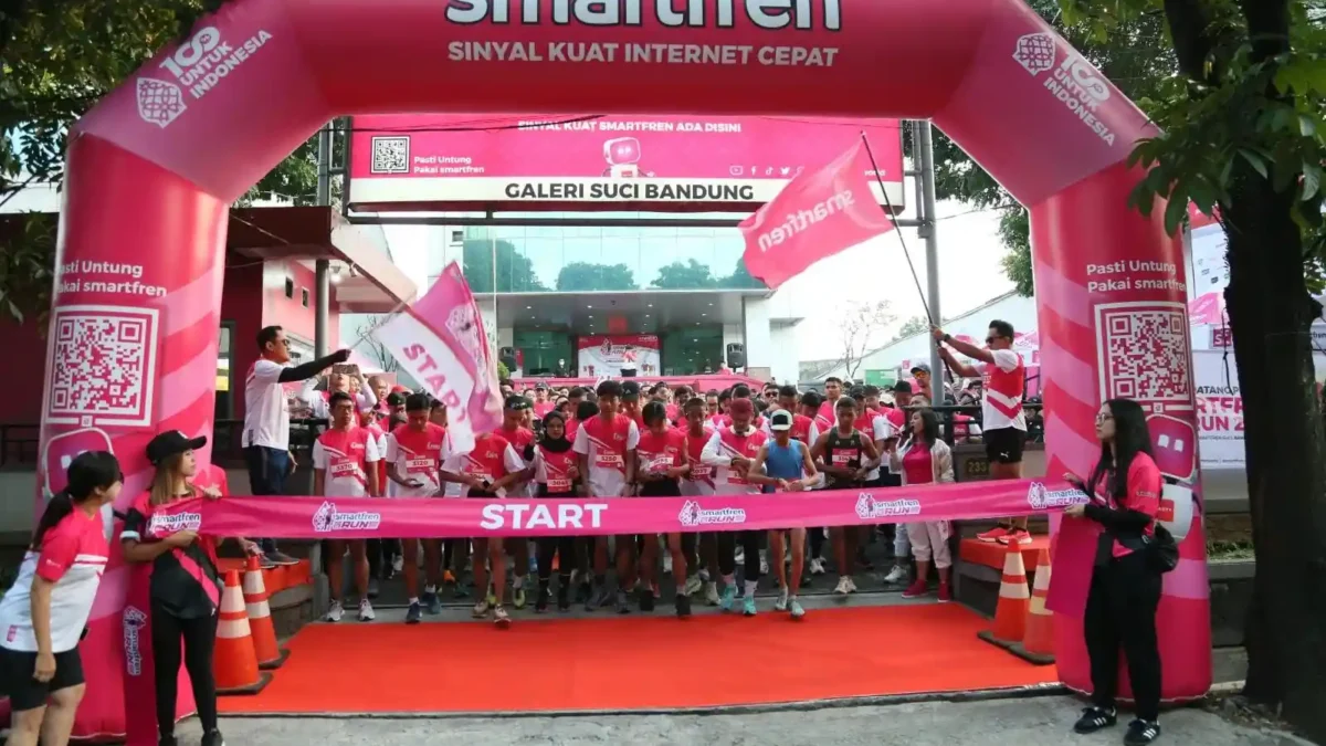 Ratusan Warga Bandung Ramaikan Smartfren Fun Run 2024