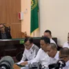 Kuasa Hukum Polda Jabar saat memberikan jawaban terkait dalil pemohon, di sidang lanjutan praperadilan tersangka kasus pembunuhan Vina Cirebon, di PN Bandung, Selasa (2/7)