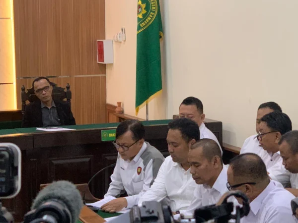 Kuasa Hukum Polda Jabar saat memberikan jawaban terkait dalil pemohon, di sidang lanjutan praperadilan tersangka kasus pembunuhan Vina Cirebon, di PN Bandung, Selasa (2/7)