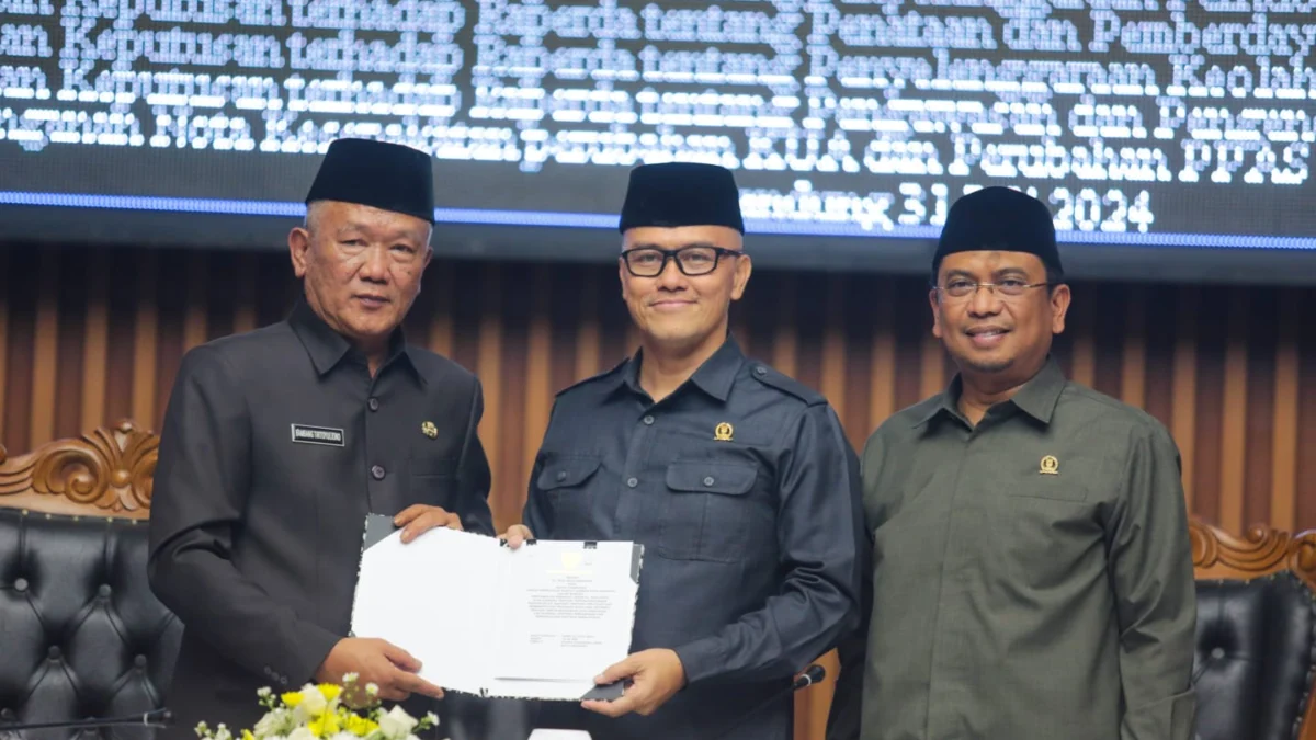 Dewan Perwakilan Rakyat Daerah (DPRD) Kota Bandung menyetujui empat buah Rancangan Peraturan Daerah (Raperda) pada Rapat Paripurna di Gedung DPRD Kota Bandung, Jalan Sukabumi Bandung, Rabu 31 Juli 2024. (Dok. Humas Kota Bandung)