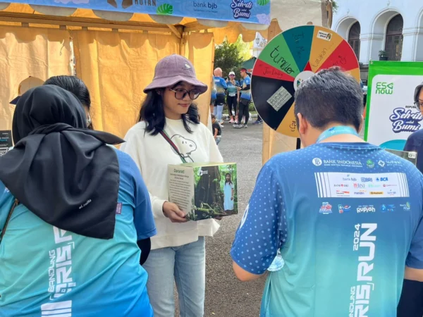 Wakaf Hutan kolaborasi antara Yayasan Hutan Wakaf Bogor dan MOSAIC, mengajak masyarakat untuk berkontribusi dalam pelestarian hutan di Jawa Barat melalui wakaf.