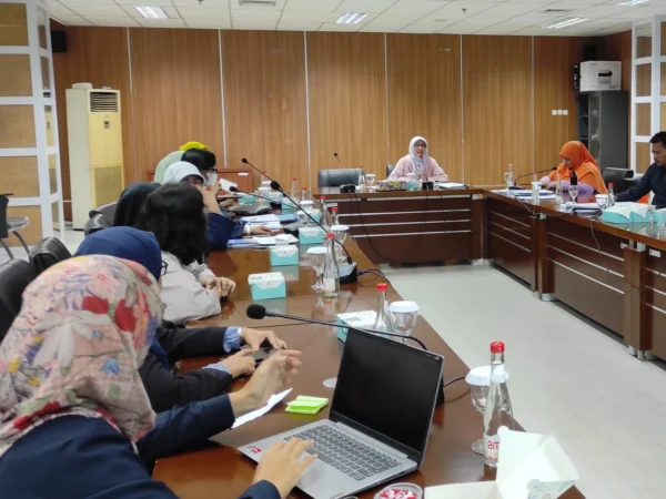 Jajaran Bapemperda DPRD Kota Bogor saat menggelar rapat kerja bersama KPAID dan Pemkot Bogor. (Yudha Prananda / Jabar Ekspres)