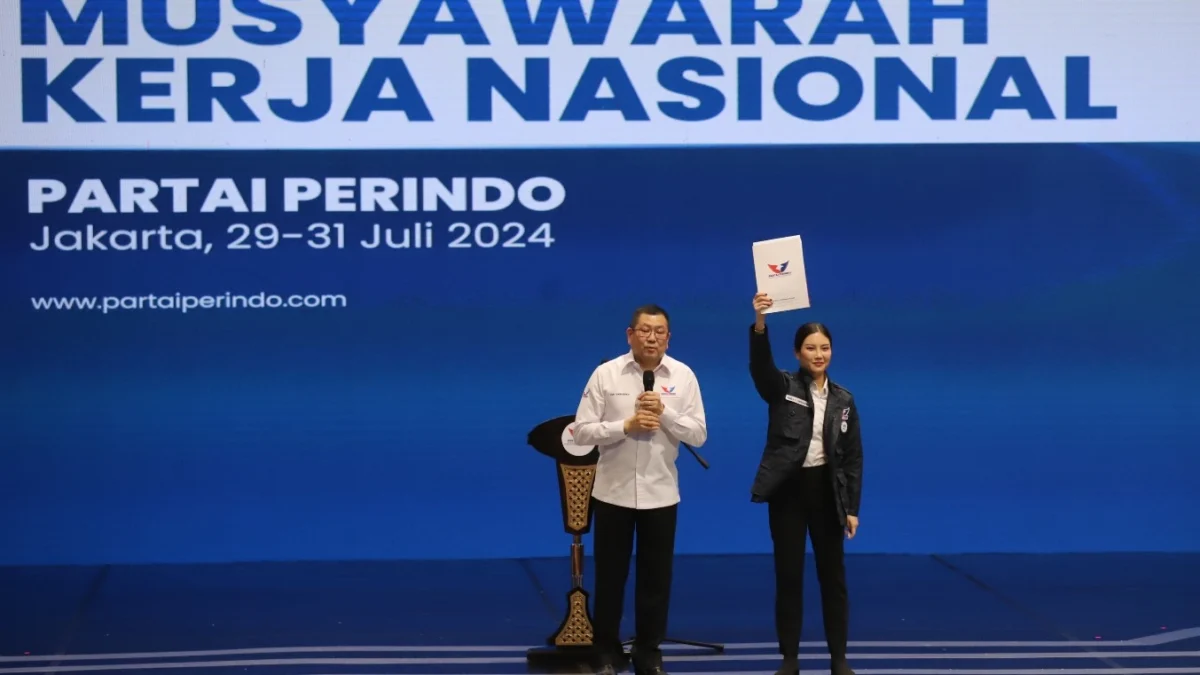 Angela Tanoesoedibjo ditunjuk sebagai Ketua Umum Partai Perindo untuk melanjutkan tongkat estafet yang dikenal dengan program pro rakyat.