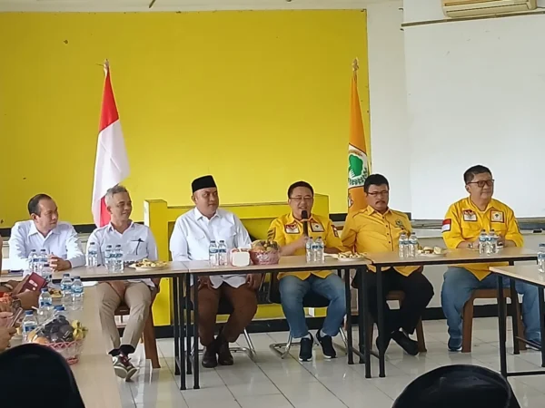 Bakal Calon Bupati Kabupaten Bogor Ade ruhandi atau dikenal dengan Jaro Ade sepertinya harus melakukan lobi-lobi politik agar dapat restu