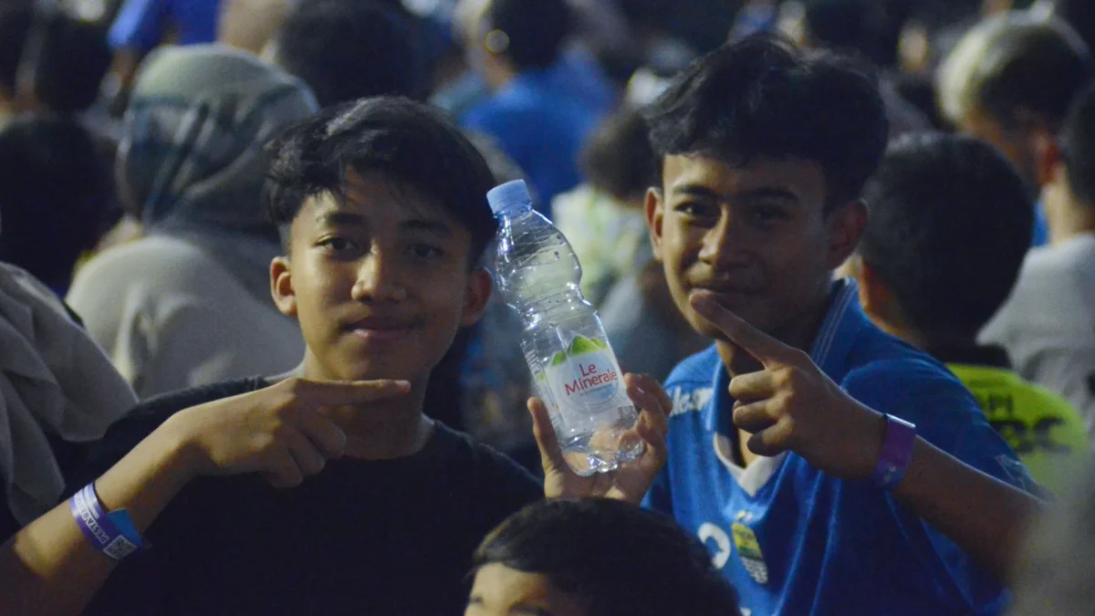 Brand air minuman ternama Le Minerale menyepakati sebagai sponsorship dan akan menjadi minuman resmi para pemain Persib Bandung dan bobotoh