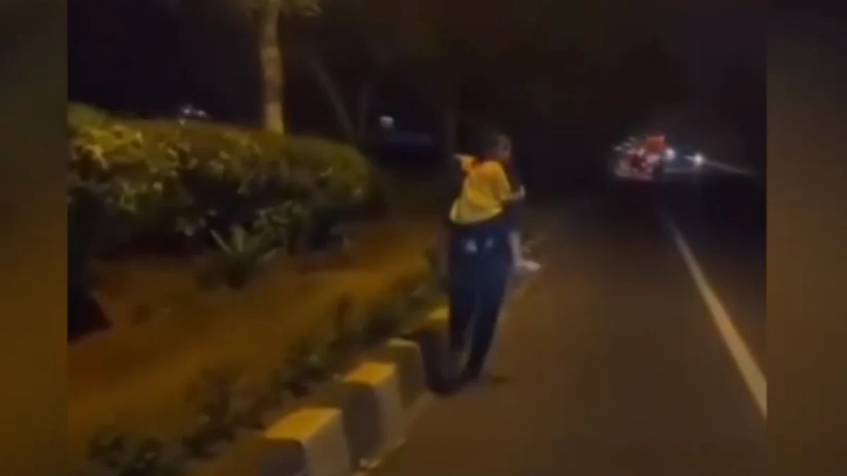 Viral Pria Garut Jalan Kaki ke Bandung Sambil Gendong Anak untuk Cari Istri yang Kabur