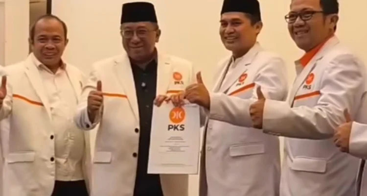 Gungun Gunawan yang merupakan kader DPD PKS Kabupaten Bandung mendapat surat rekomendasi dari DPW untuk maju di Pilkada Kabupaten Bandung.