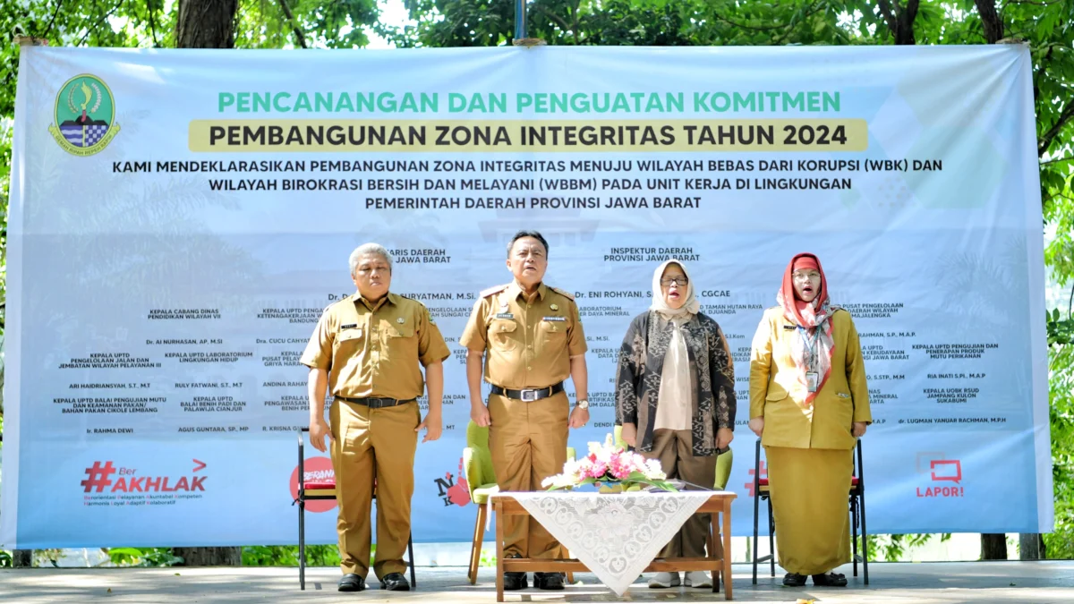 Sekretaris Daerah Provinsi Jawa Barat Herman Suryatman menghadiri Pencanangan dan Penguatan Komitmen Pembangunan Zona Integritas Menuju WBK/WBBM pada Unit Kerja di Lingkungan Pemerintan Daerah Provinsi Jabar, di UPTD Taman Hutan Raya Ir.H. Djuanda, Kabupaten Bandung, Senin (5/8/2024)