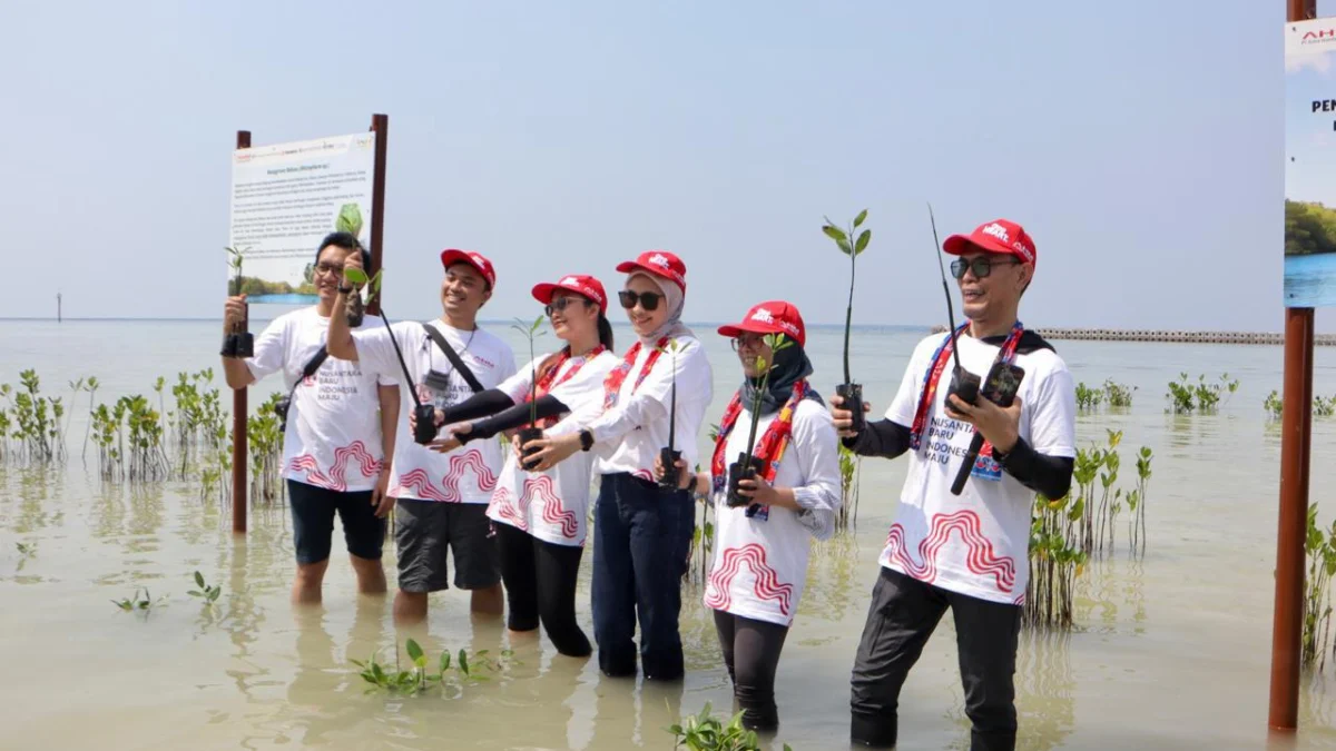 AHM memperkuat usaha penyerapan karbon untuk mengurangi dampak perubahan iklim dengan menanam ribuan pohon.