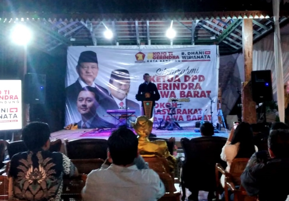 Ketua DPD Gerindra Jabar Brigjen (Purn) Taufik Hidayat perkenalkan R. Dhani Wirianata sebagai Bakal Calon Wali Kota Bandung