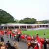 Momen duplikat bendera Merah Putih serta naskah asli teks proklamasi dikembalikan ke Monumen Nasional (Monas) setelah Upacara Penurunan Bendera Merah Putih yang berlangsung pada Kamis, 17 Agustus 2023, di Istana Merdeka Jakarta.