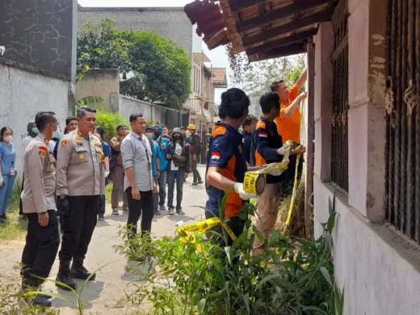 Misteri jenazah yang ditemukan sudah jadi kerangka di Komplek Tanimulya Kabupaten Bandung Barat dilakukan uji forensik di RS Sartika Asih.