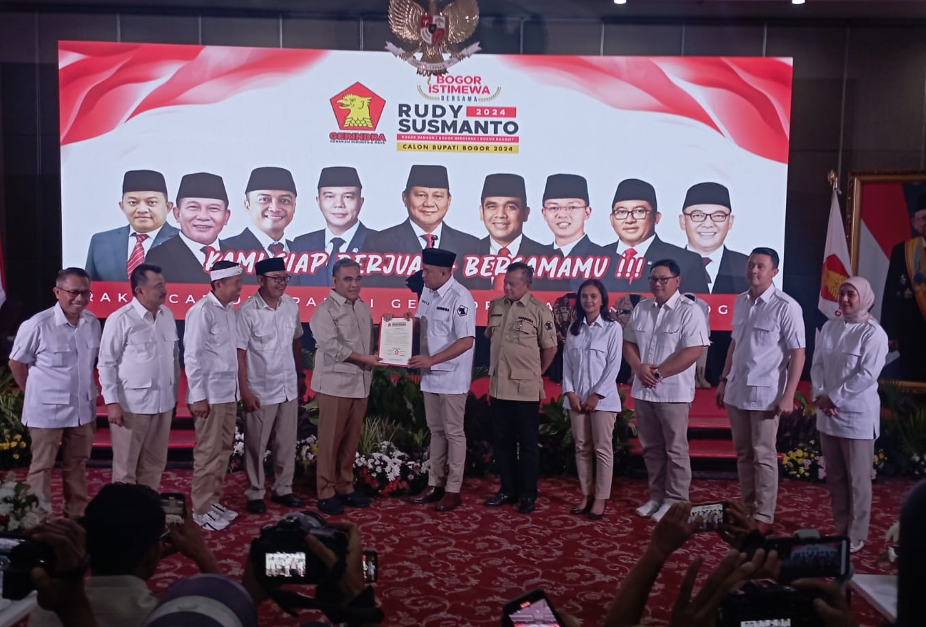 Perlahan tapi pasti elektabilitas Rudy Susmanto merangkak naik berdasarkan hasil survei dari LS - Vinus untuk Pilkada di Kabupaten Bogor.