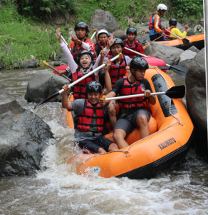 10 Destinasi Wisata Arung Jeram Seru di Jawa Barat