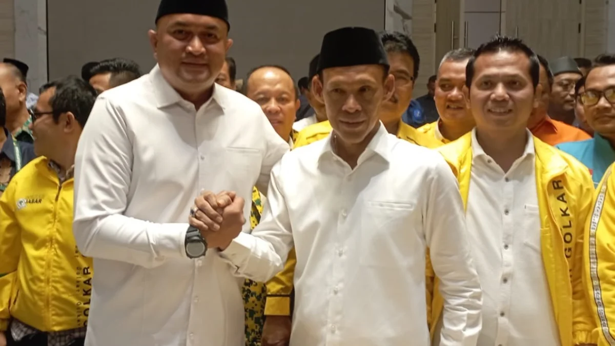 Setelah bersaing dan berebut pengaruh di Pilkada Kabupaten Bogor, Rudy Susmanto dan Ade Ruhandi akhir sepakat maju sebagai kepala daerah.