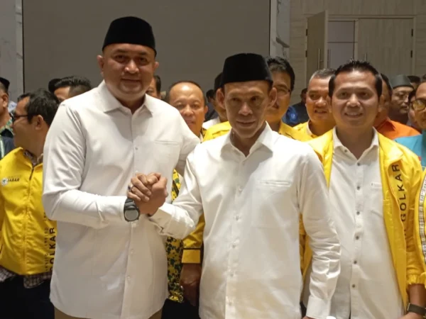 Setelah bersaing dan berebut pengaruh di Pilkada Kabupaten Bogor, Rudy Susmanto dan Ade Ruhandi akhir sepakat maju sebagai kepala daerah.