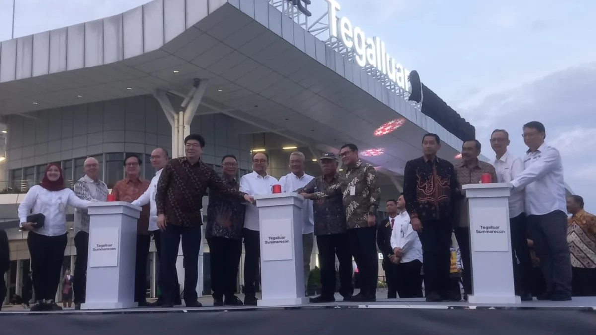 Stasiun Kereta Cepat Whoosh yang berada di Tegalluar kini berganti nama menjadi  “ Stasiun Tegalluar Summarecon ”.